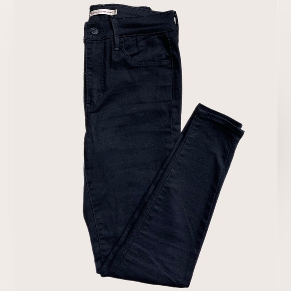 Levi’s 720 High Rise Super Skinny Jeans in Black. 27. - Picture 3 of 5